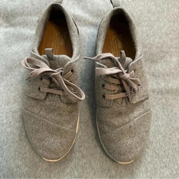 Tom’s women’s felt sneakers gray size 7 - Picture 1 of 7